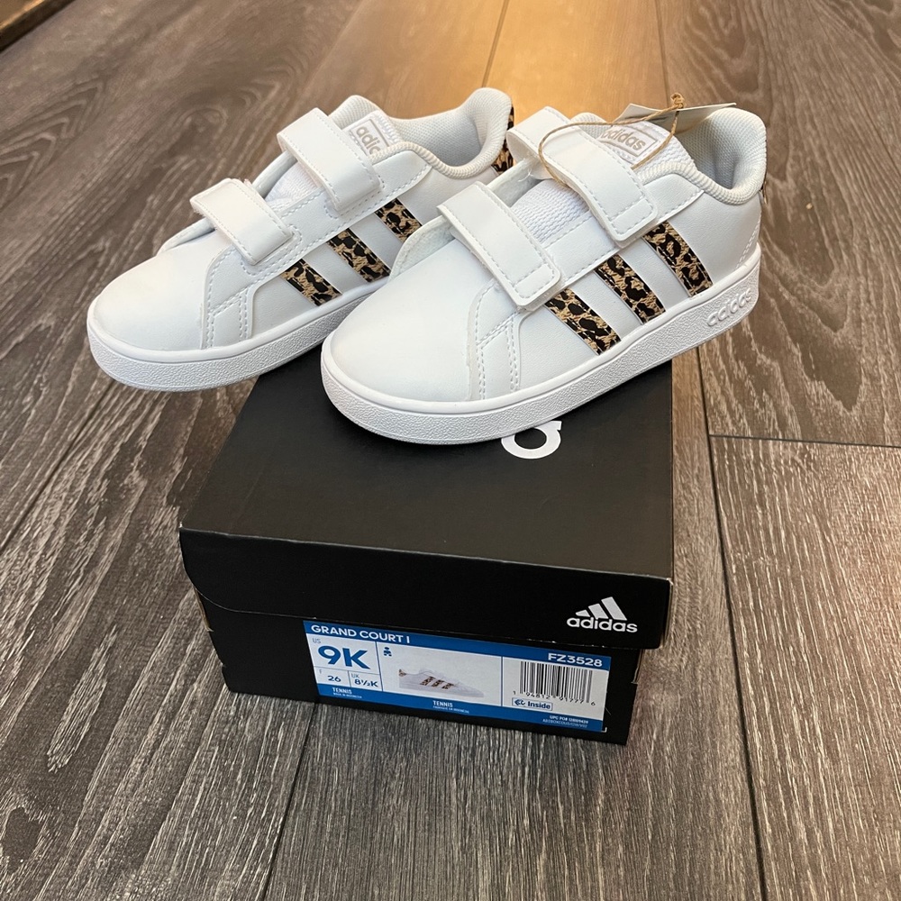 Adidas grand court shoes